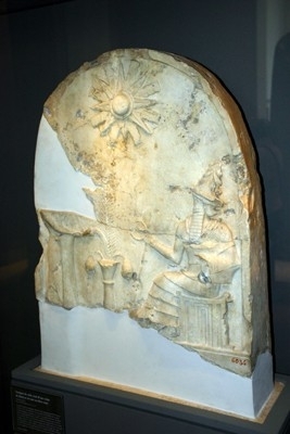 Libationsszene zu Ehren des Gottes Schamasch